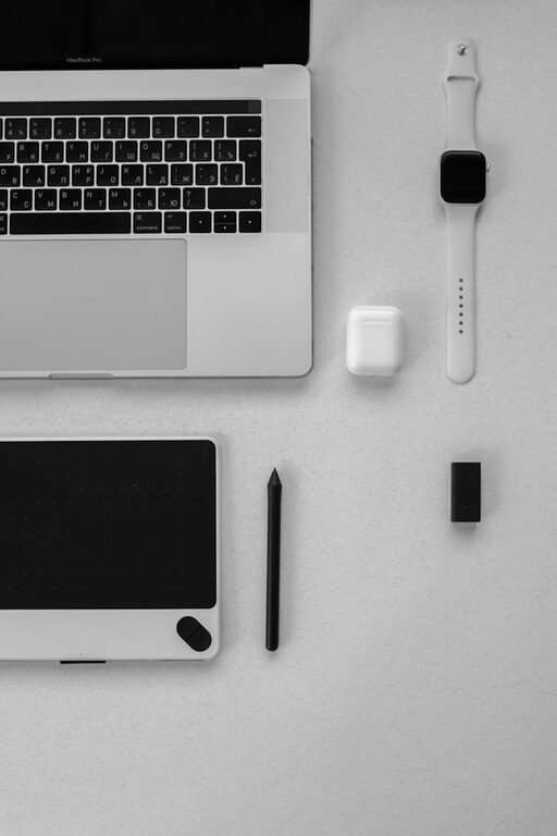 How to Organize Cables and Chargers Neatly: Easy Tips for a Tidy Space